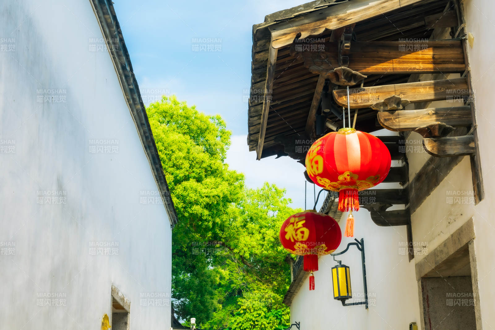 古巷红灯映福春图片