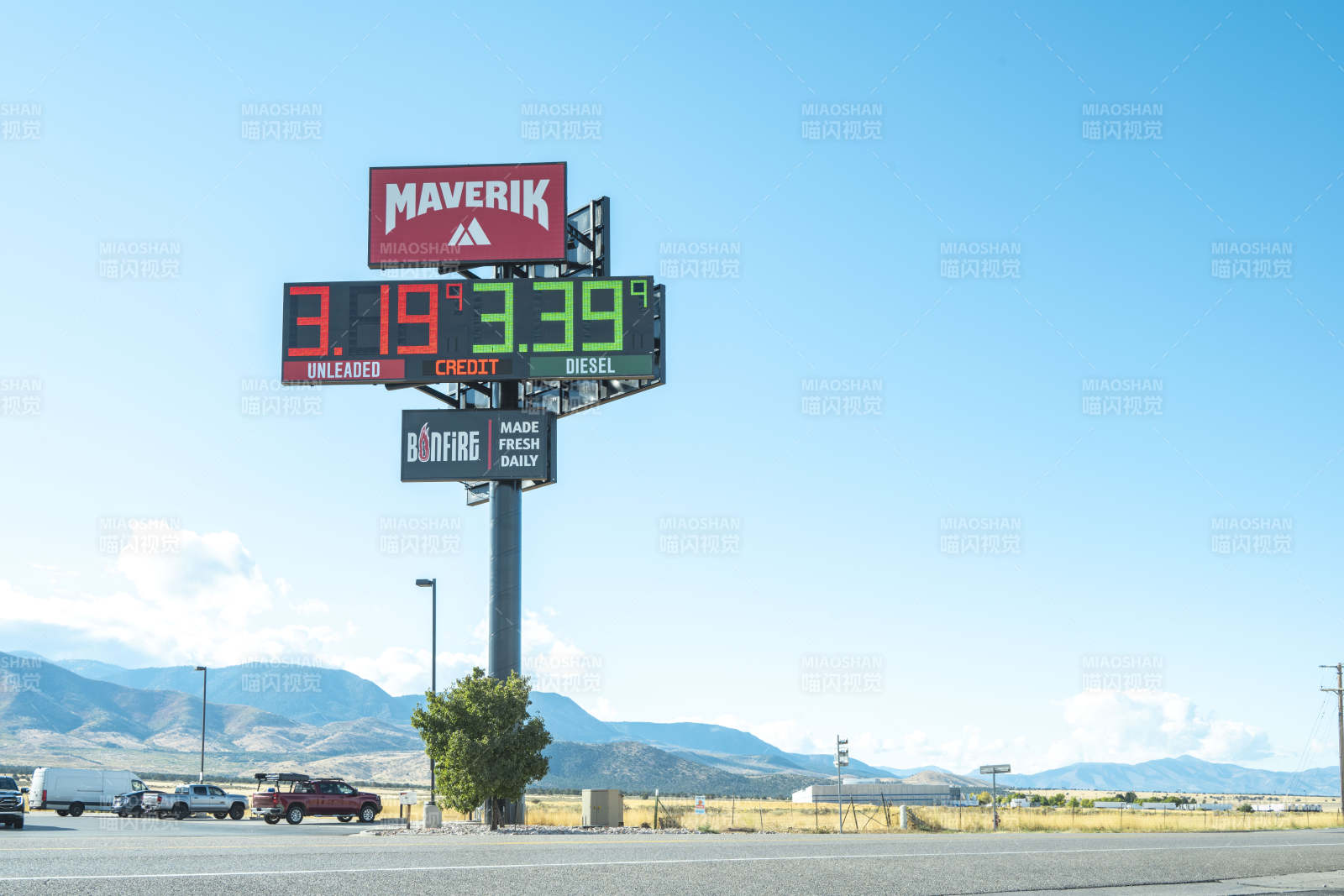 Maverik加油站价格显示屏图片