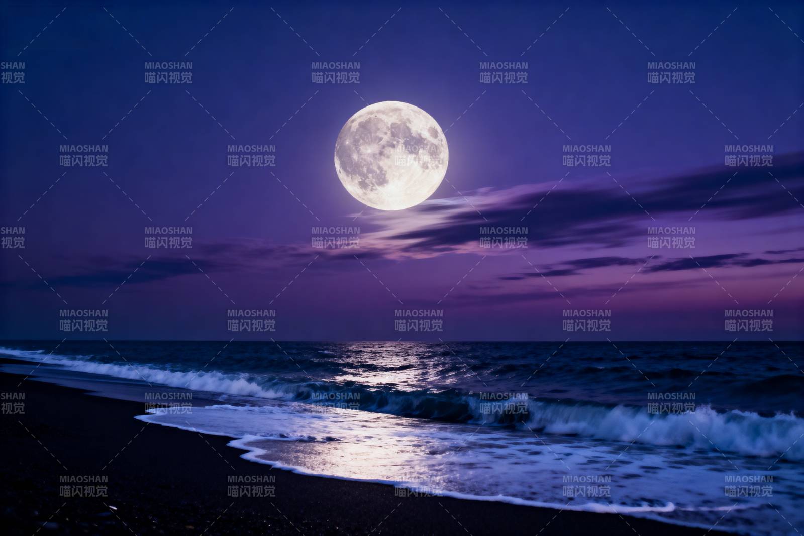 月照海面夜景图片