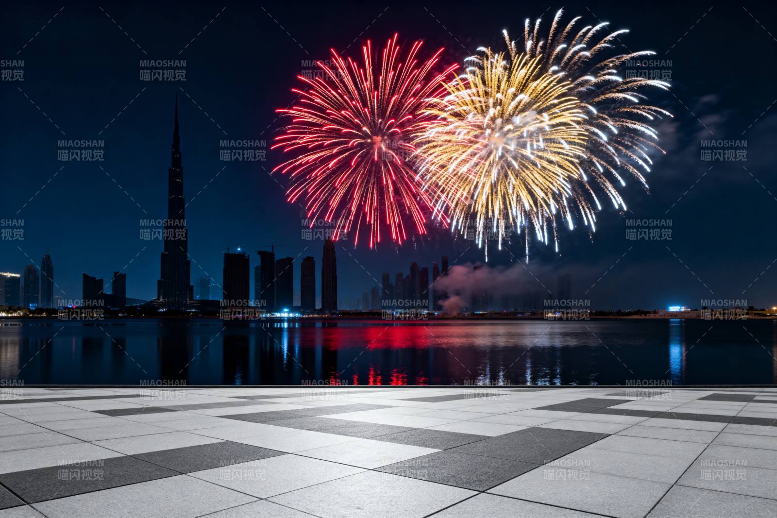 迪拜夜空烟花绽放图片