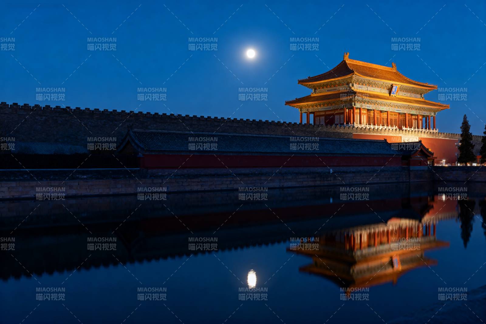 月照故宫夜景图片