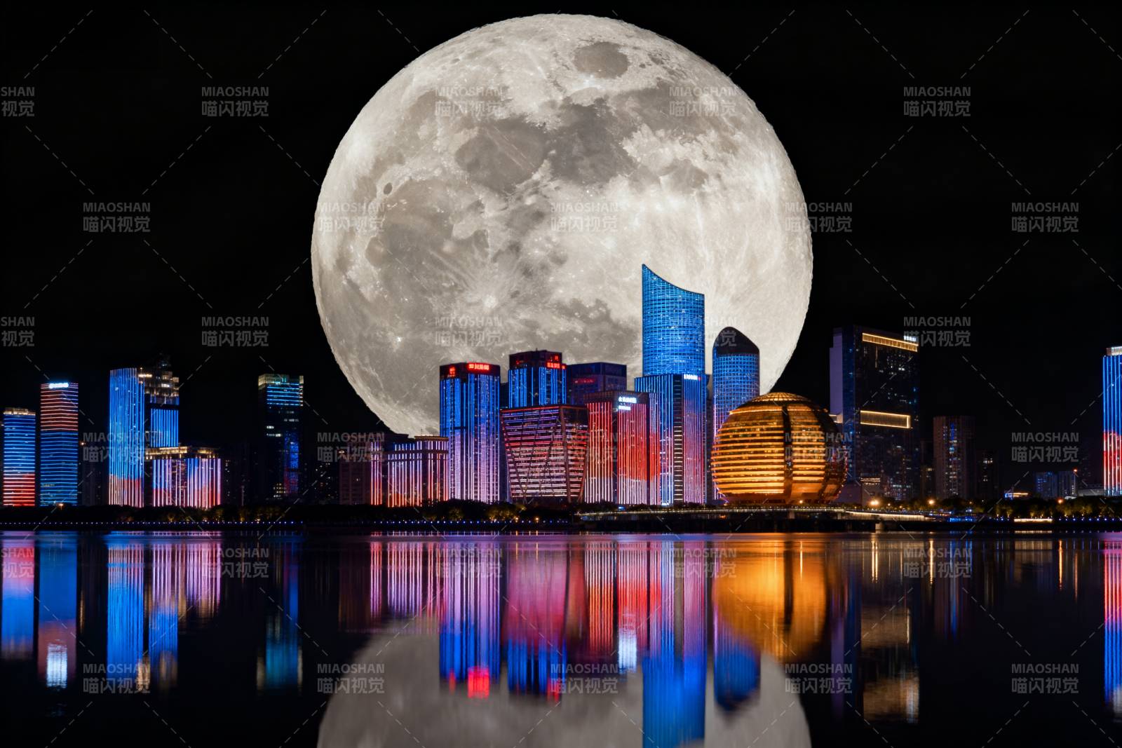 月照都市夜景图片