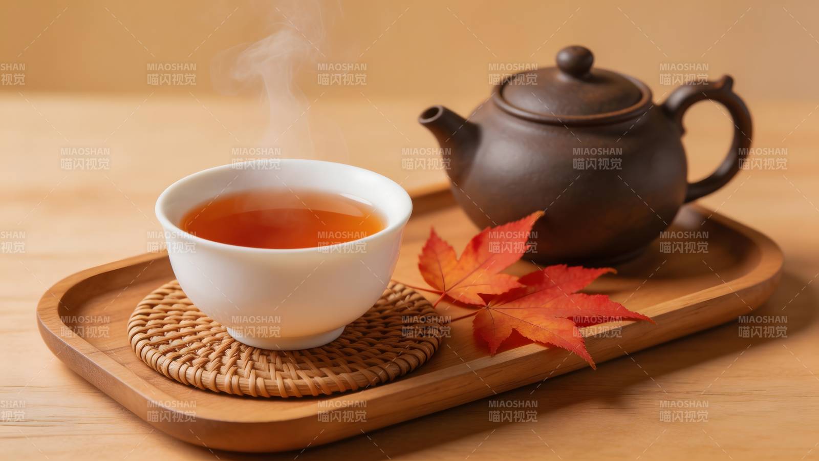 秋日茶香静谧时光图片