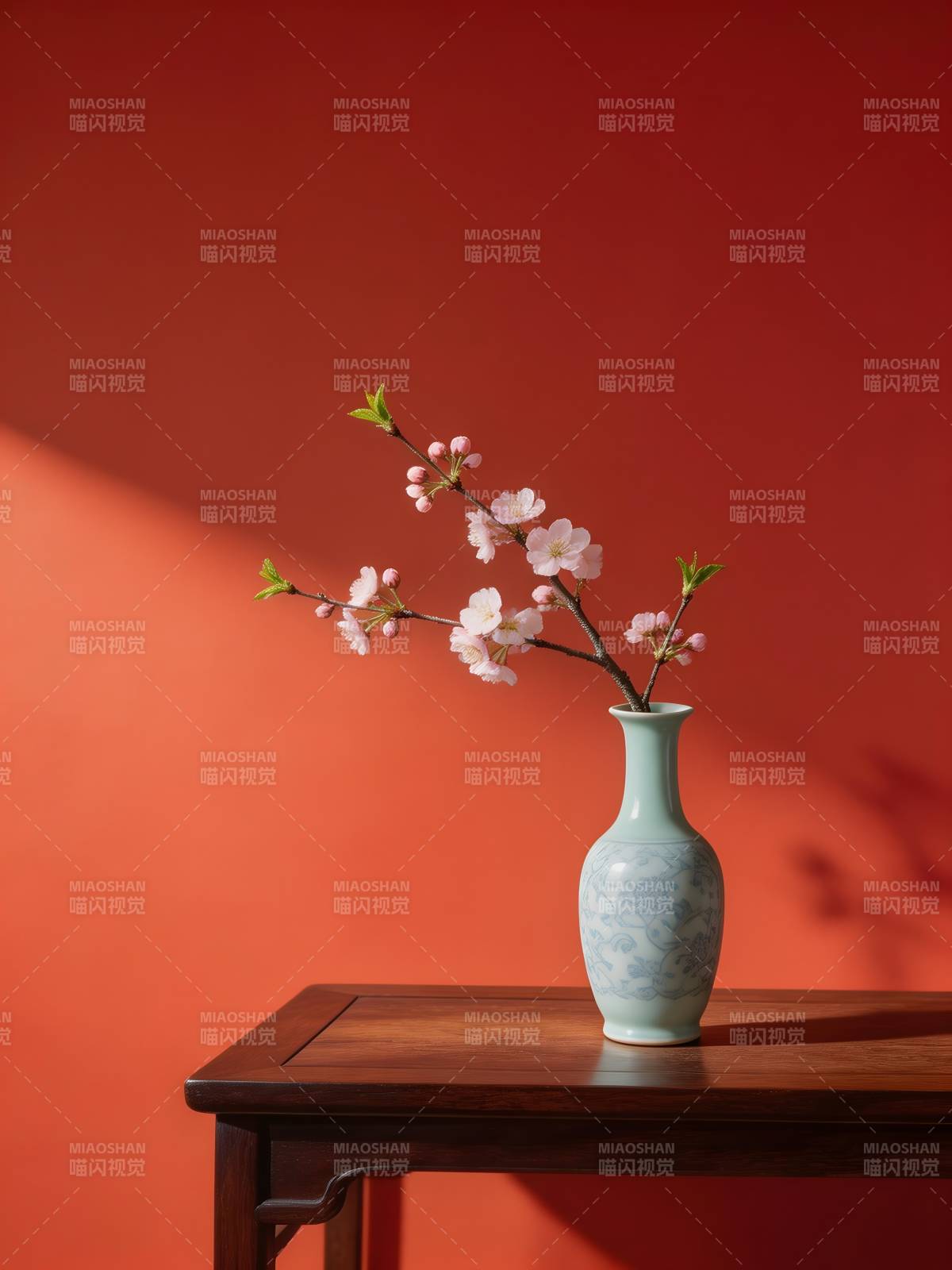 花影映红墙图片