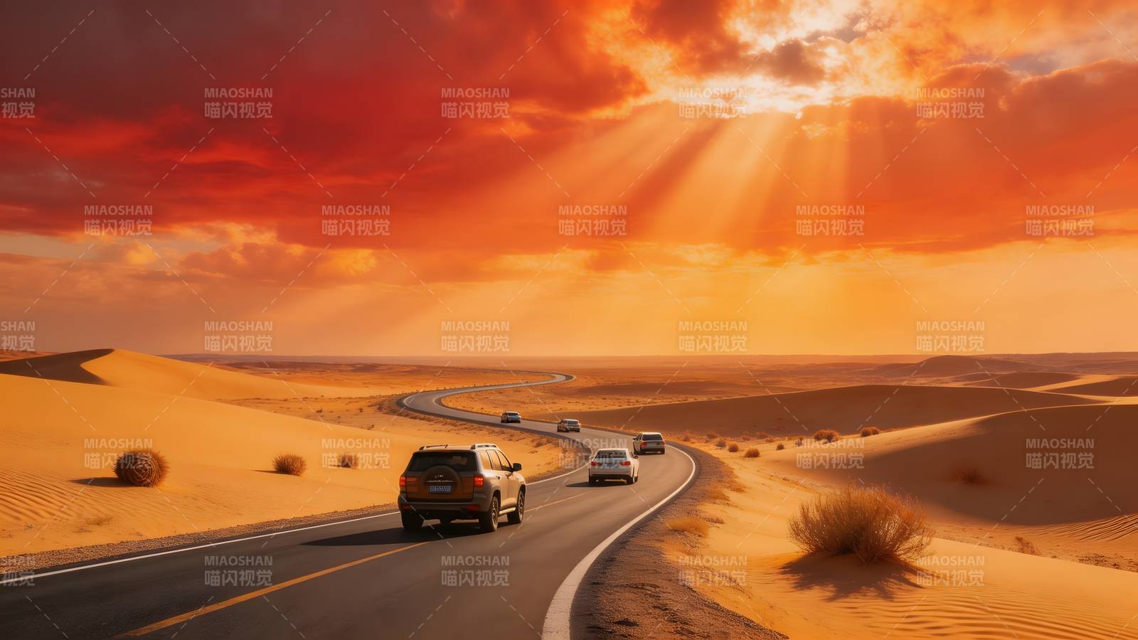 沙漠公路日落行图片