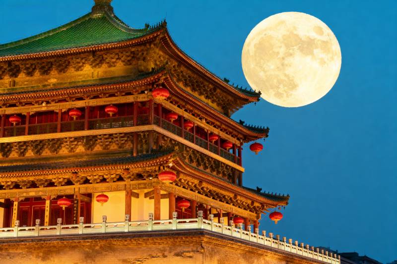 明月照古塔图片