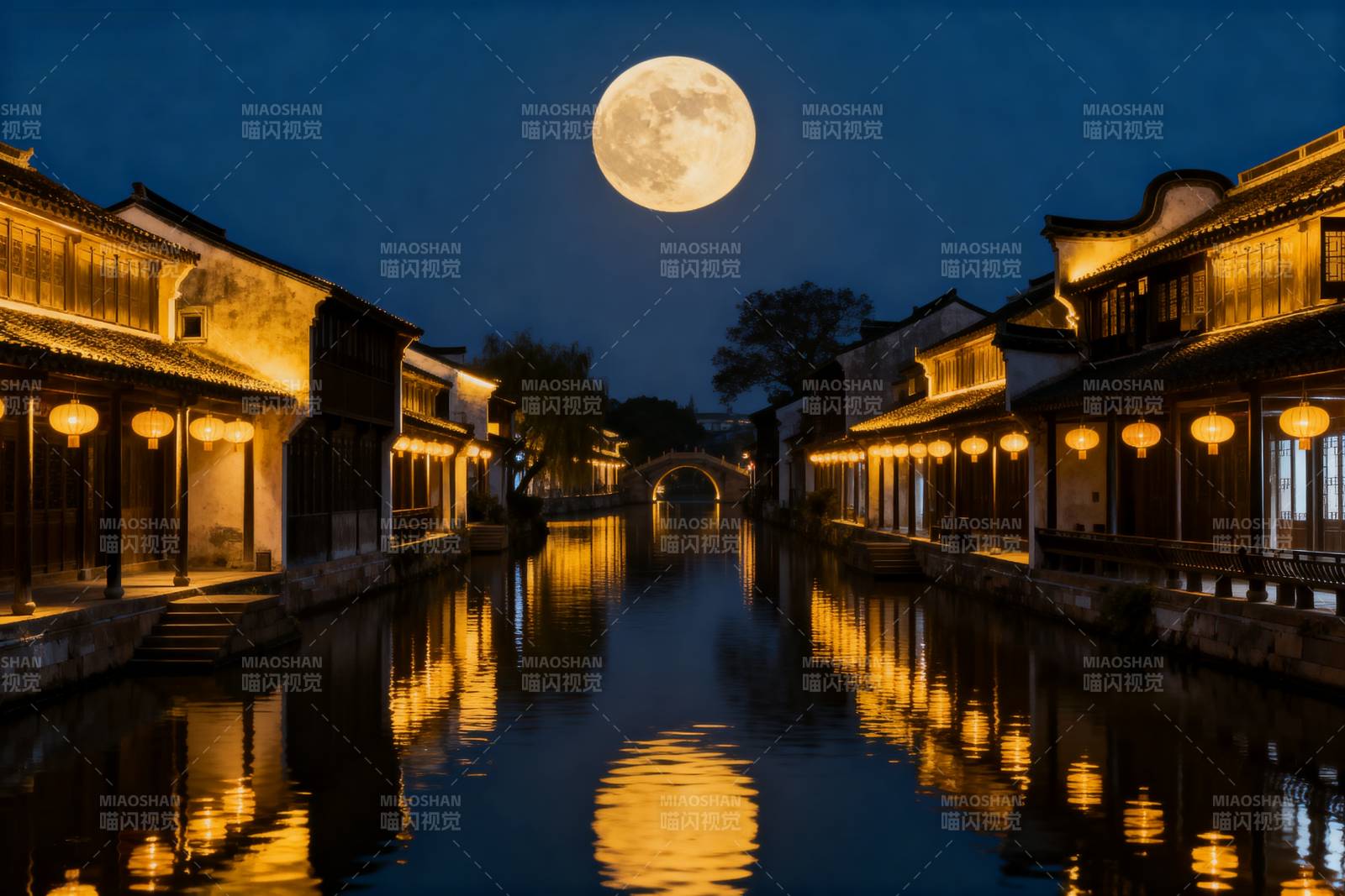 月照水乡夜景图片