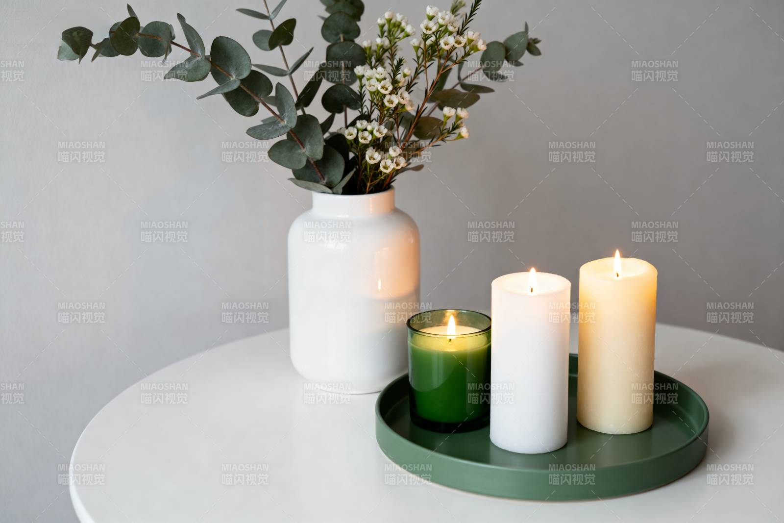 静谧烛光花艺图片