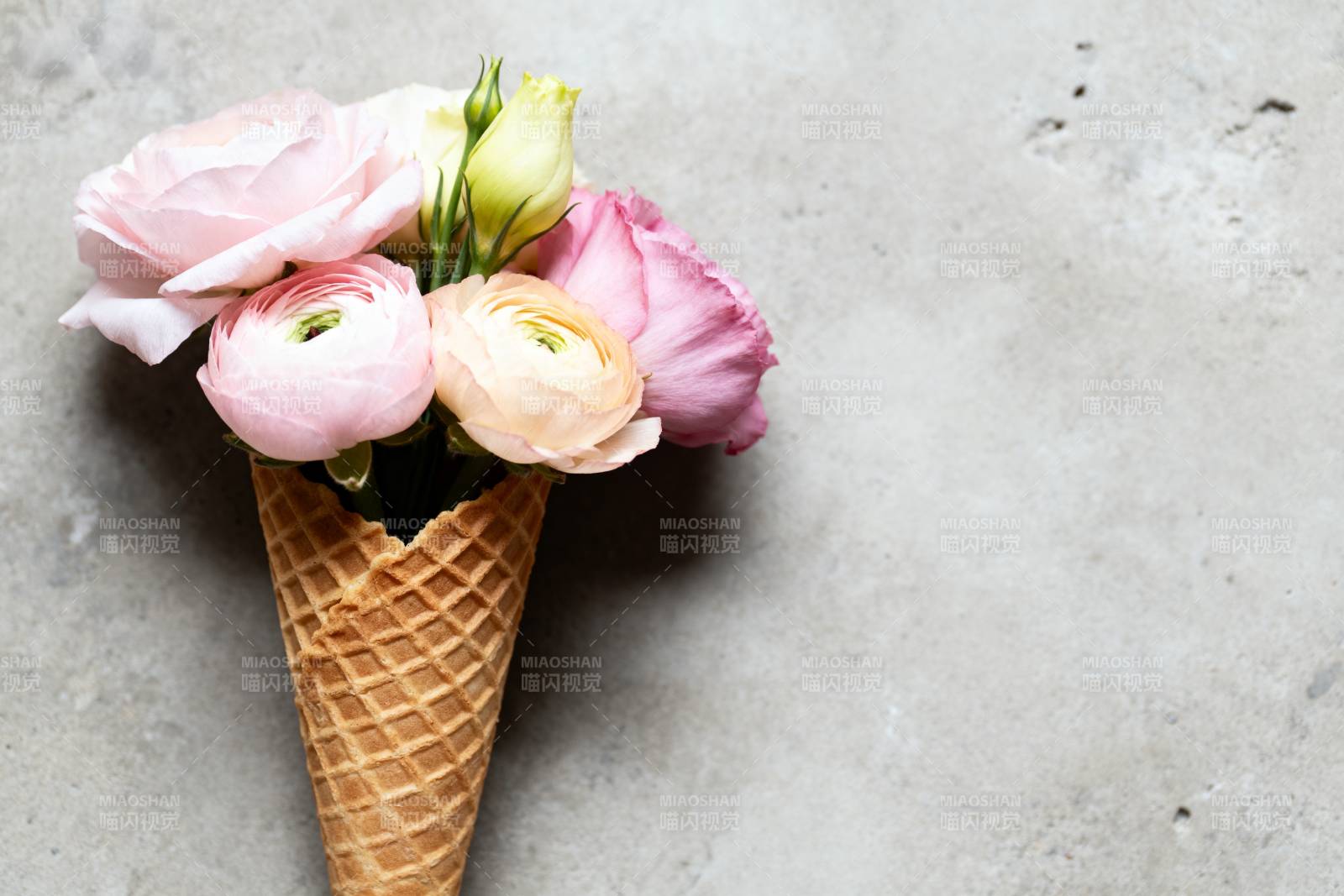 花束冰淇淋锥图片