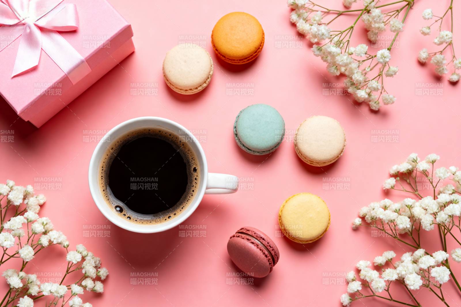 咖啡与马卡龙的甜蜜时光图片