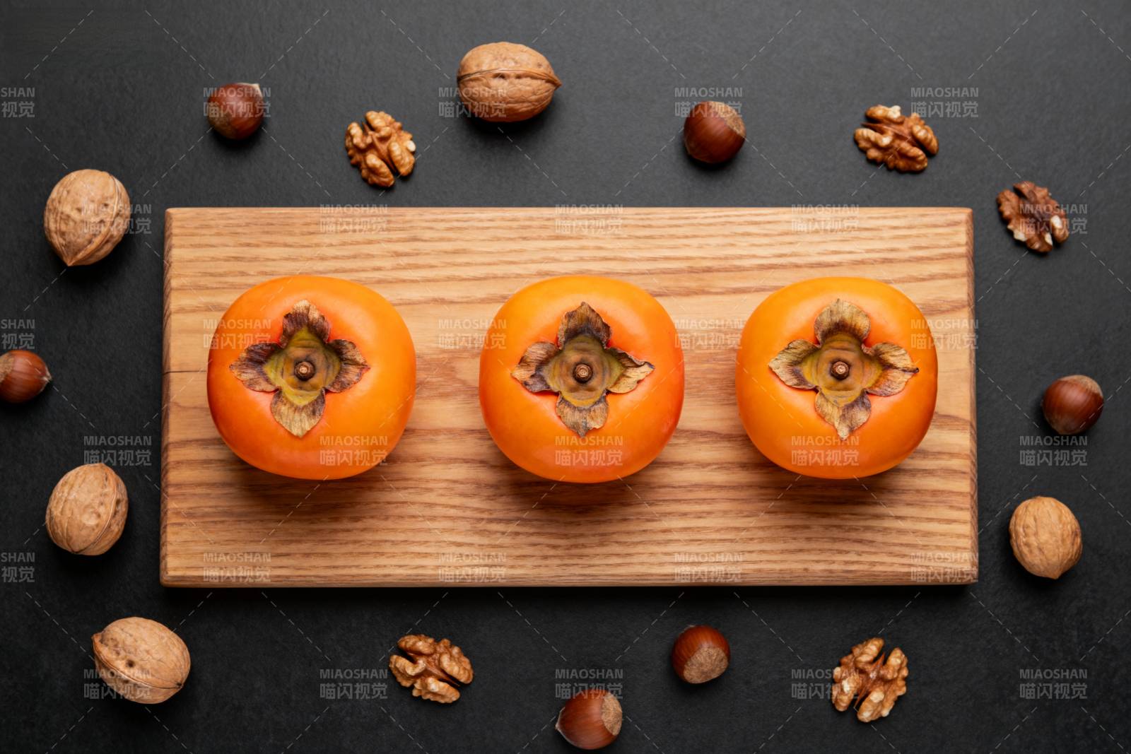 柿子与坚果静物图图片