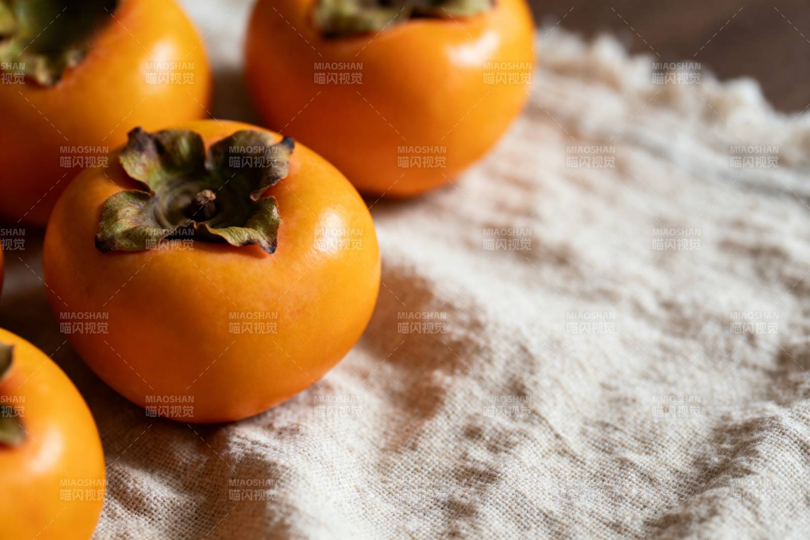 柿子静物图图片