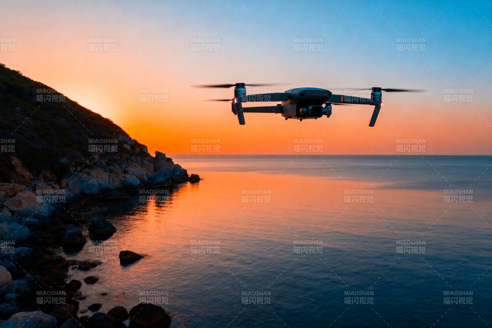 无人机航拍日落海景图片
