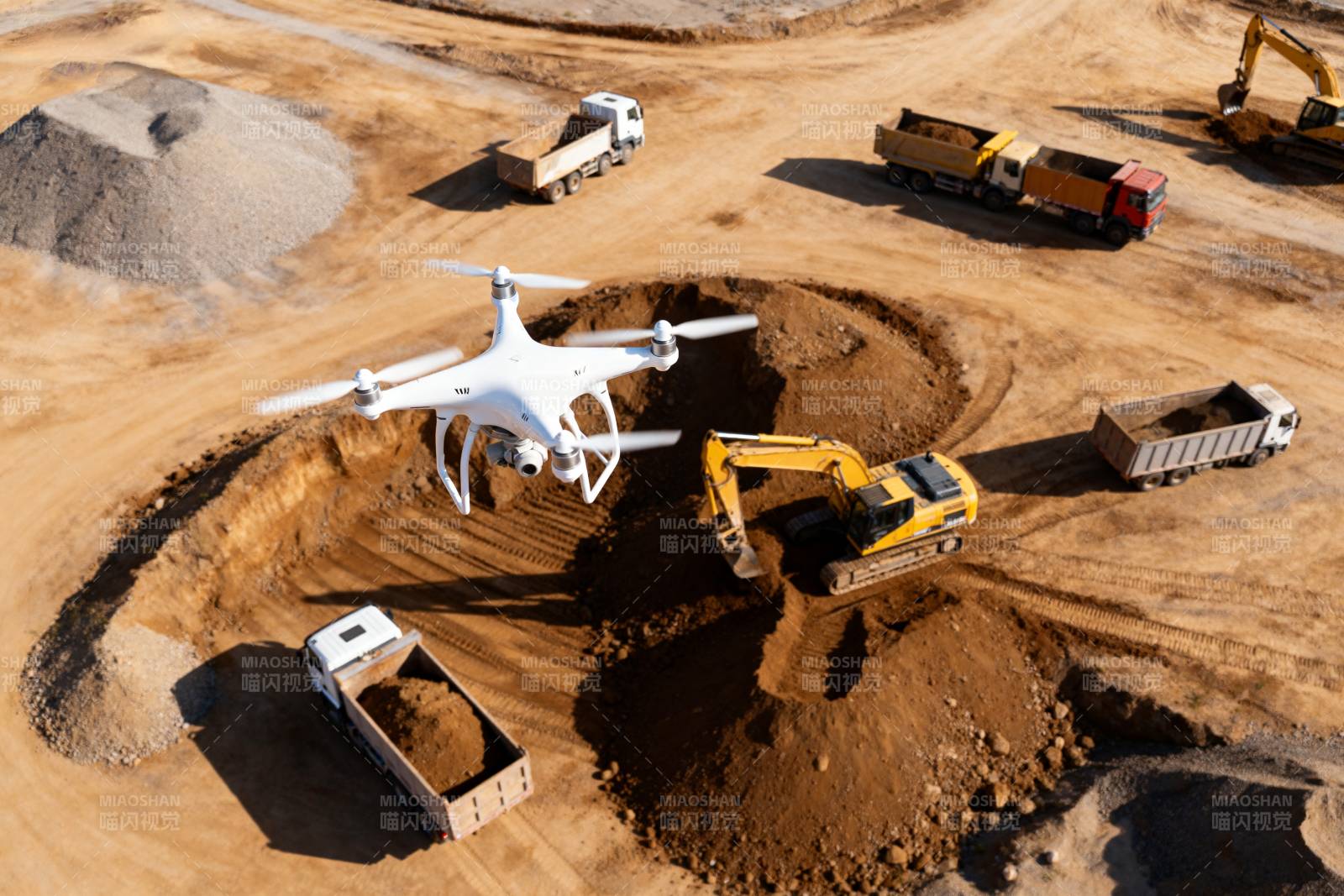 无人机监控工地图片