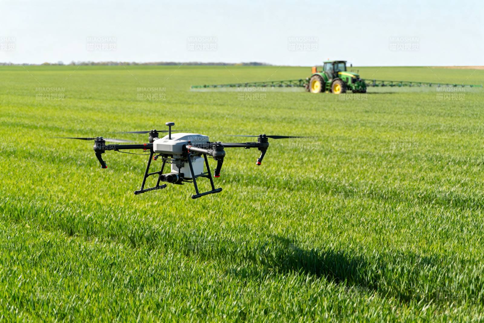 无人机农田作业图片