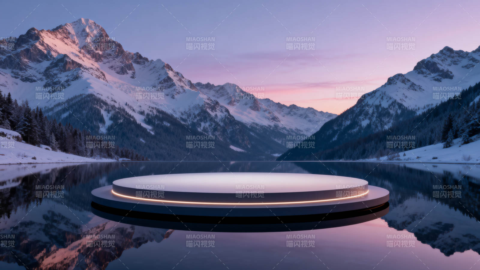 雪山湖畔的静谧舞台图片