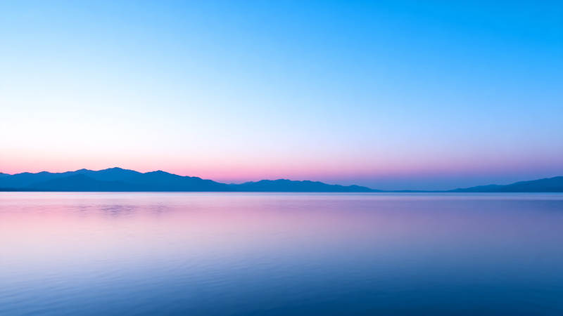 湖光暮色静谧图片