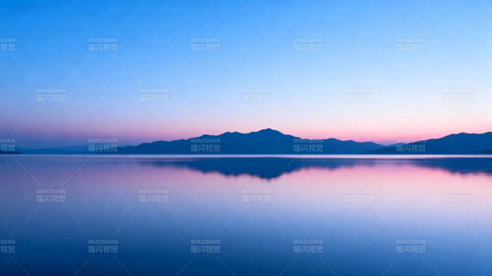 湖光山色映朝霞图片