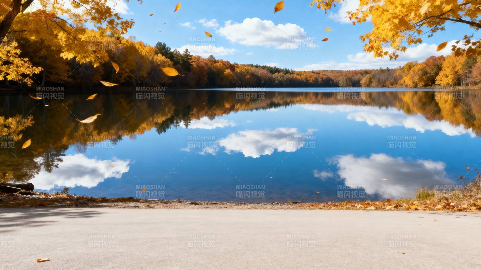 秋湖倒影美景图片