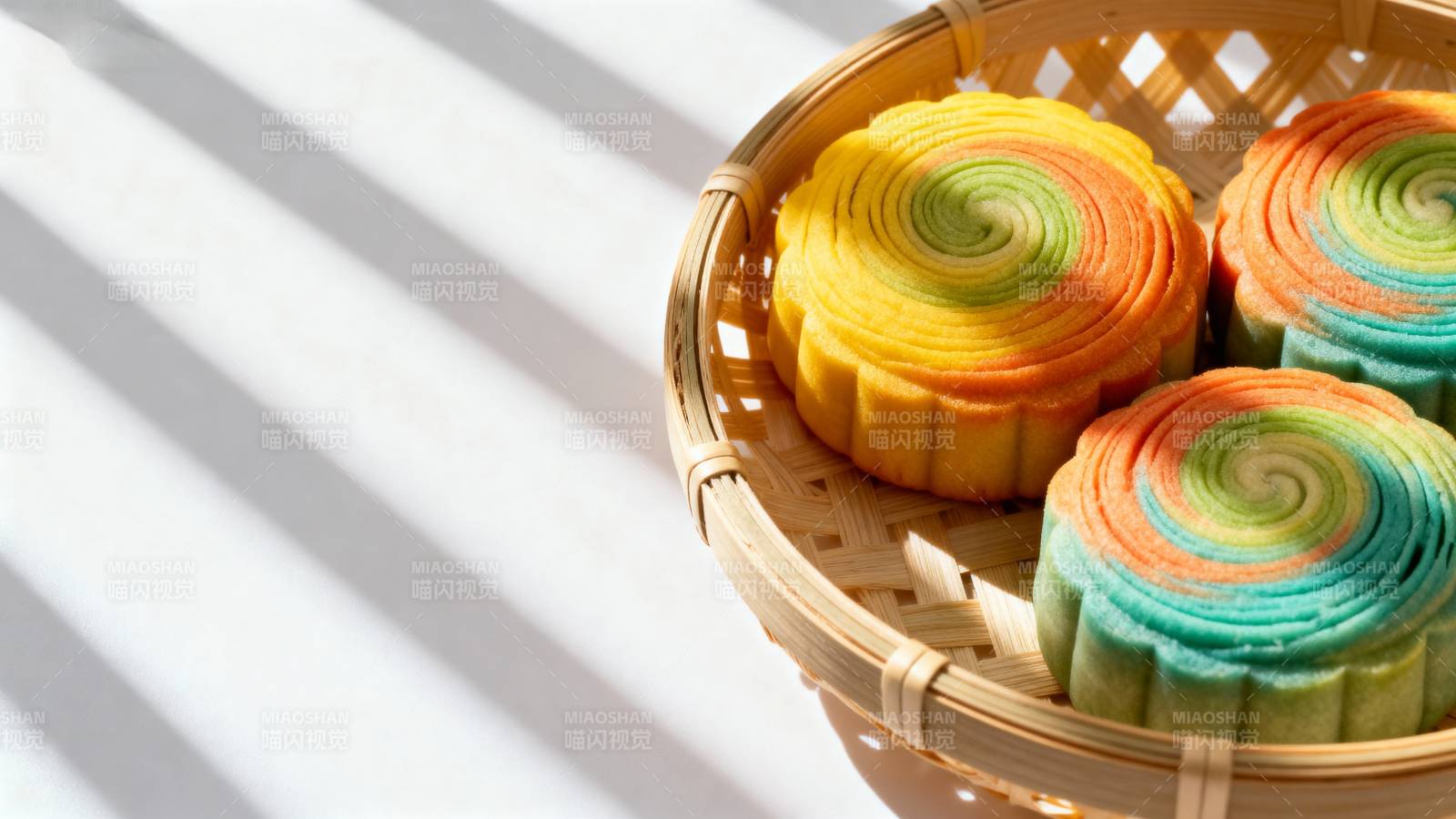 彩虹月饼篮中放图片