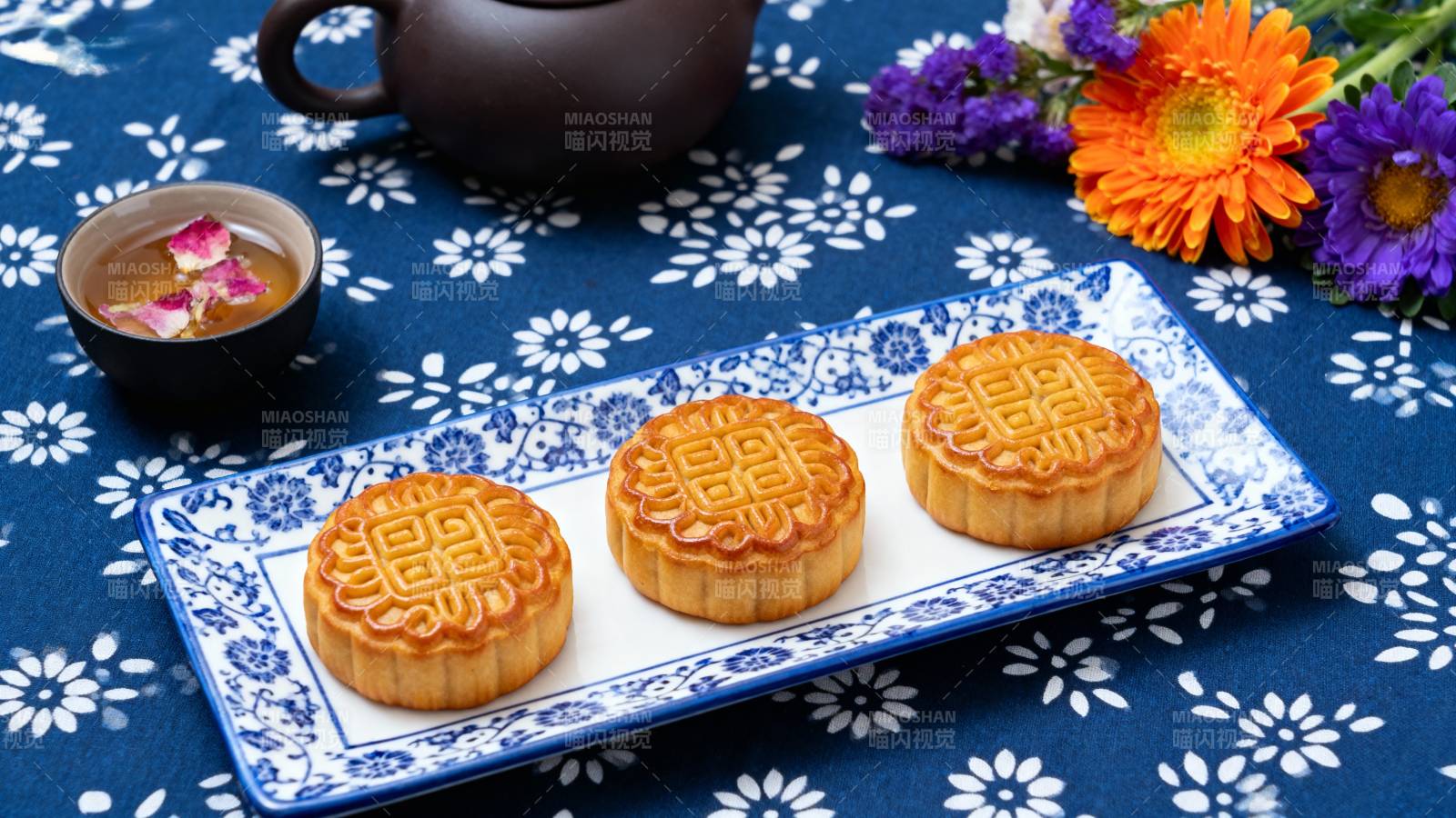 中秋月饼茶点图图片