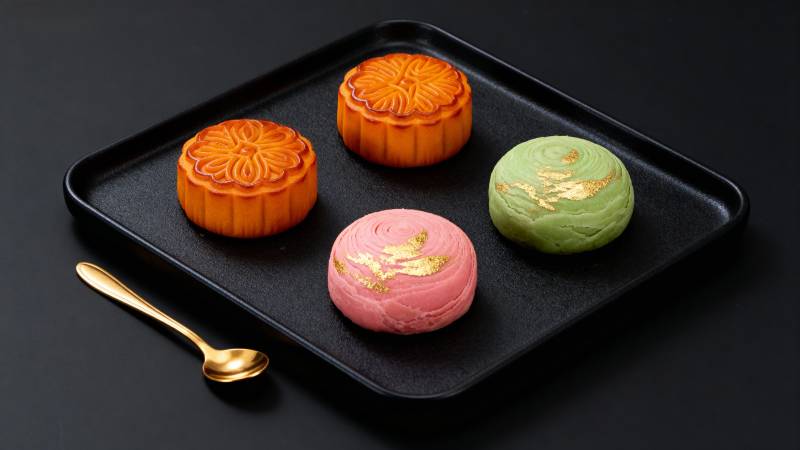四色月饼精致呈现图片