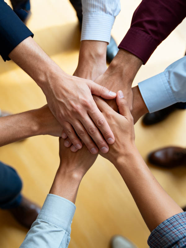 团结协作 共筑未来图片