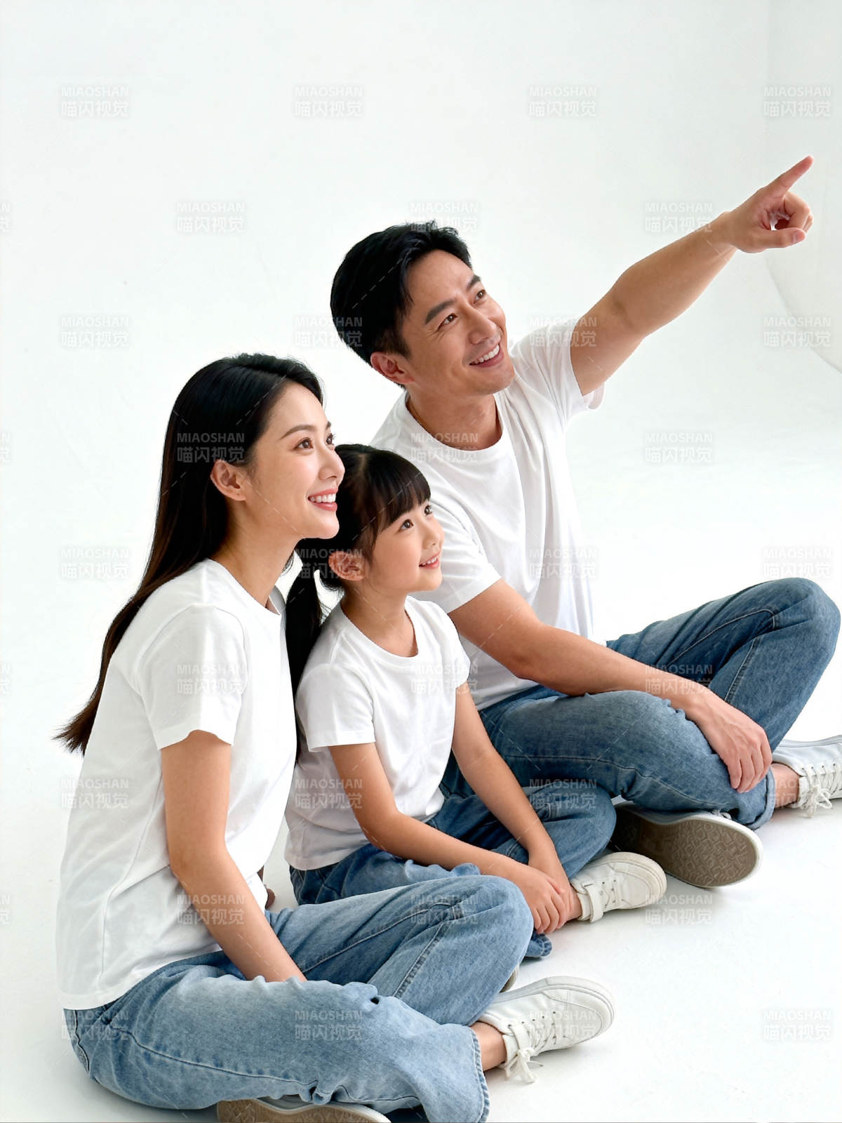 幸福家庭共赏远方图片