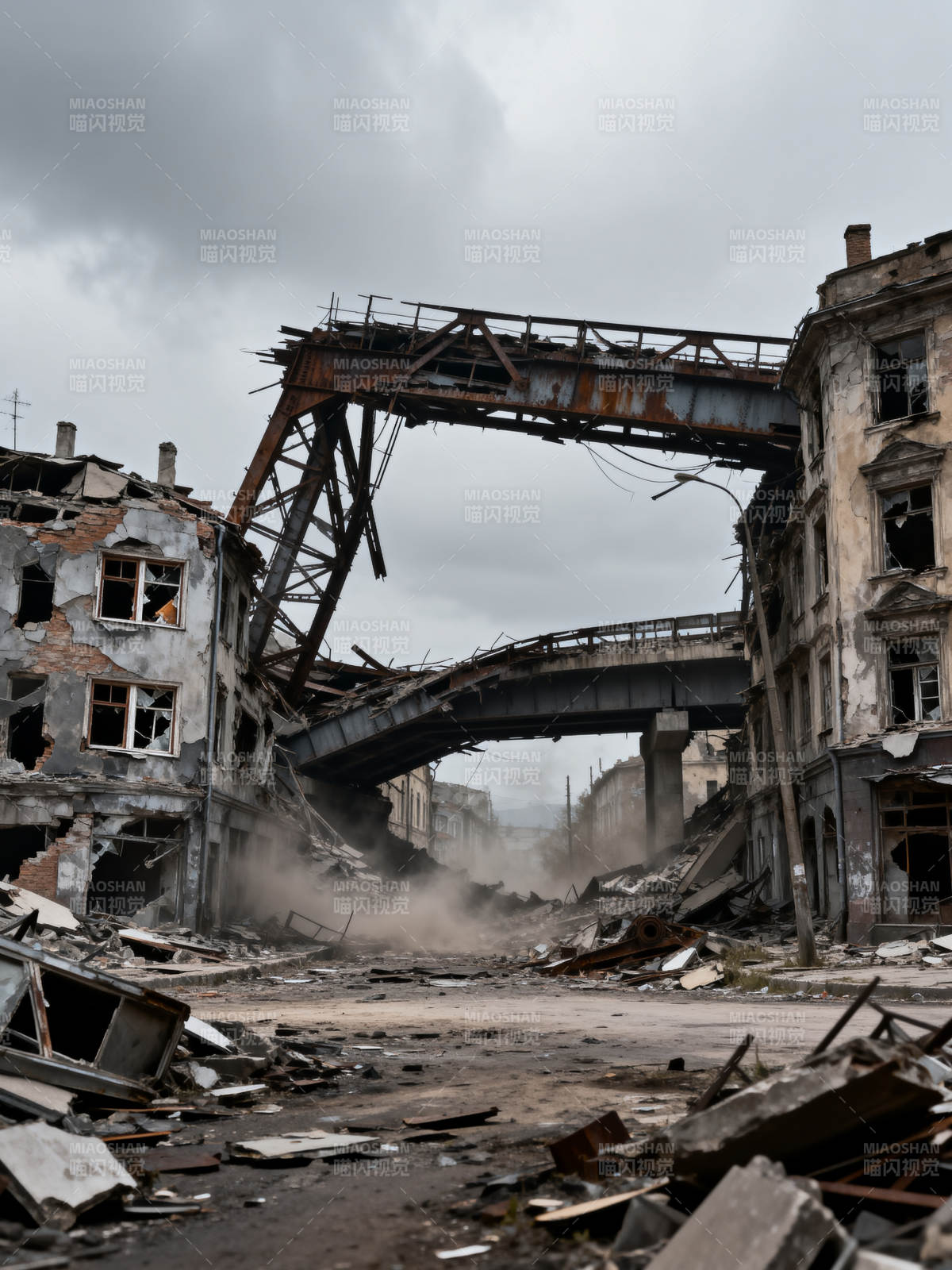 废墟中的断桥图片