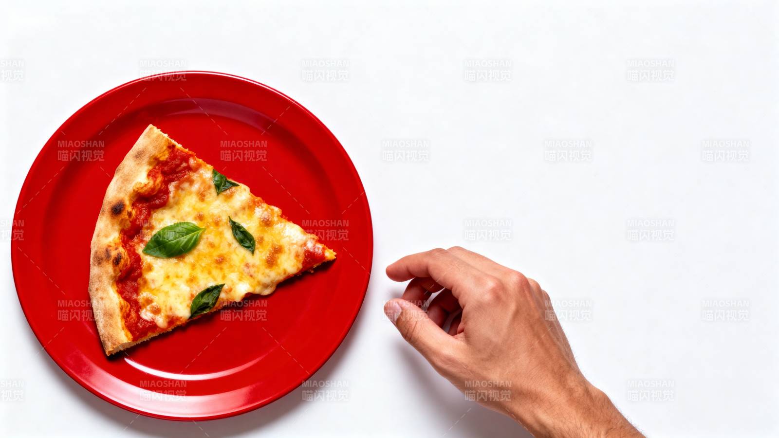 手欲取披萨图片