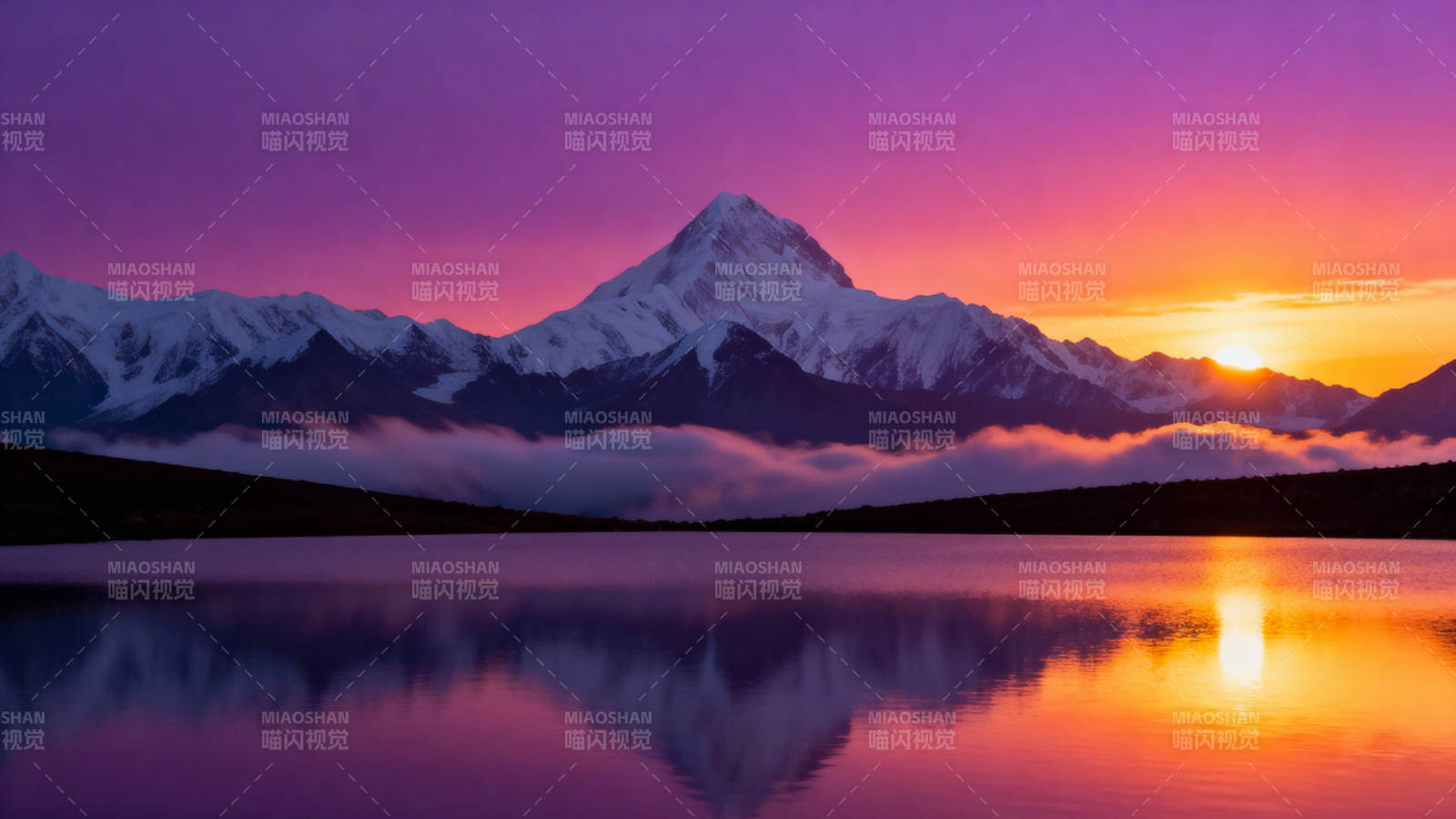 雪山日出倒影图片