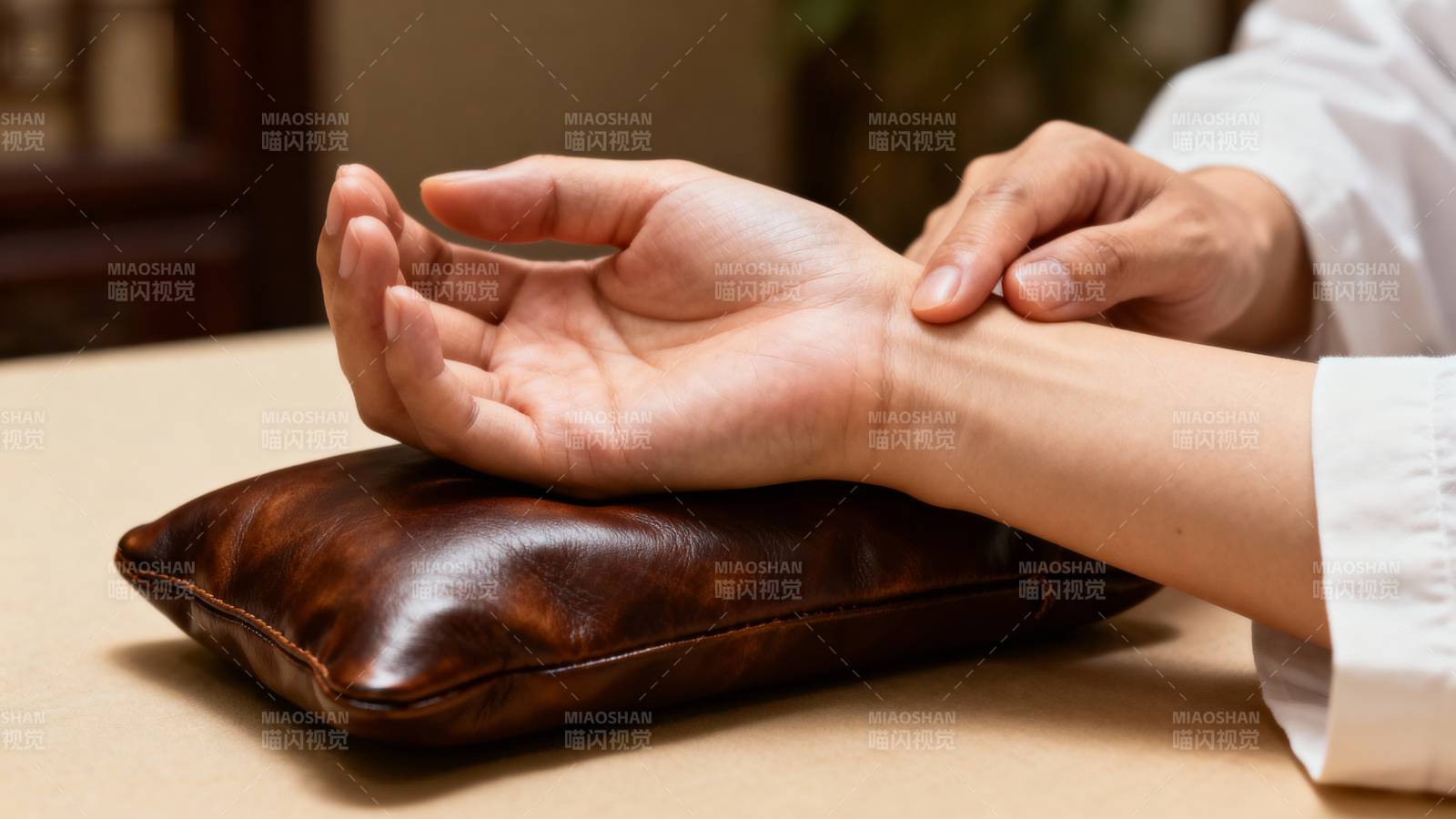 手部按摩养生图片