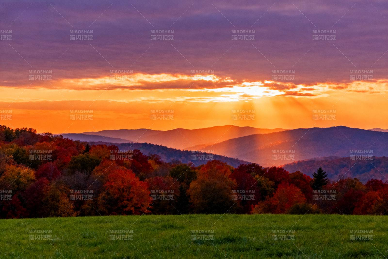 秋日山野夕阳图片