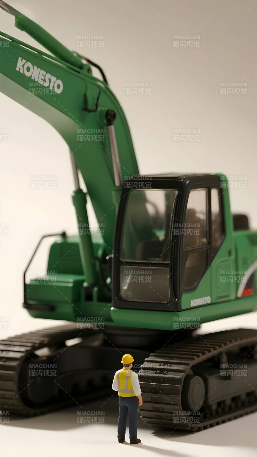 绿色挖掘机模型图片