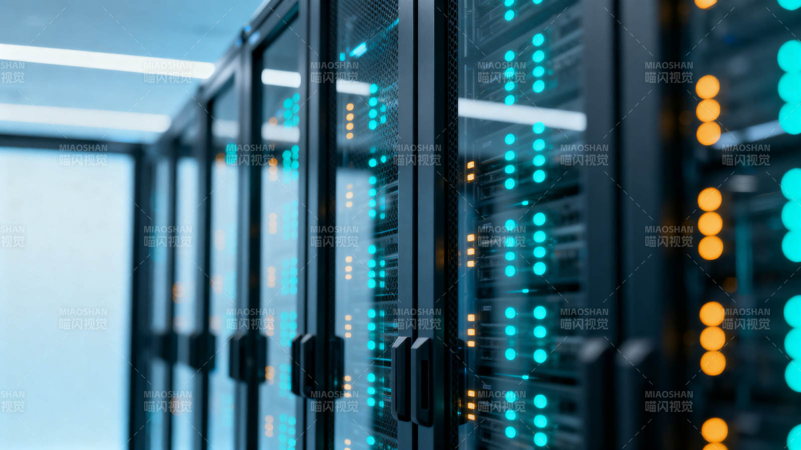数据中心服务器阵列图片