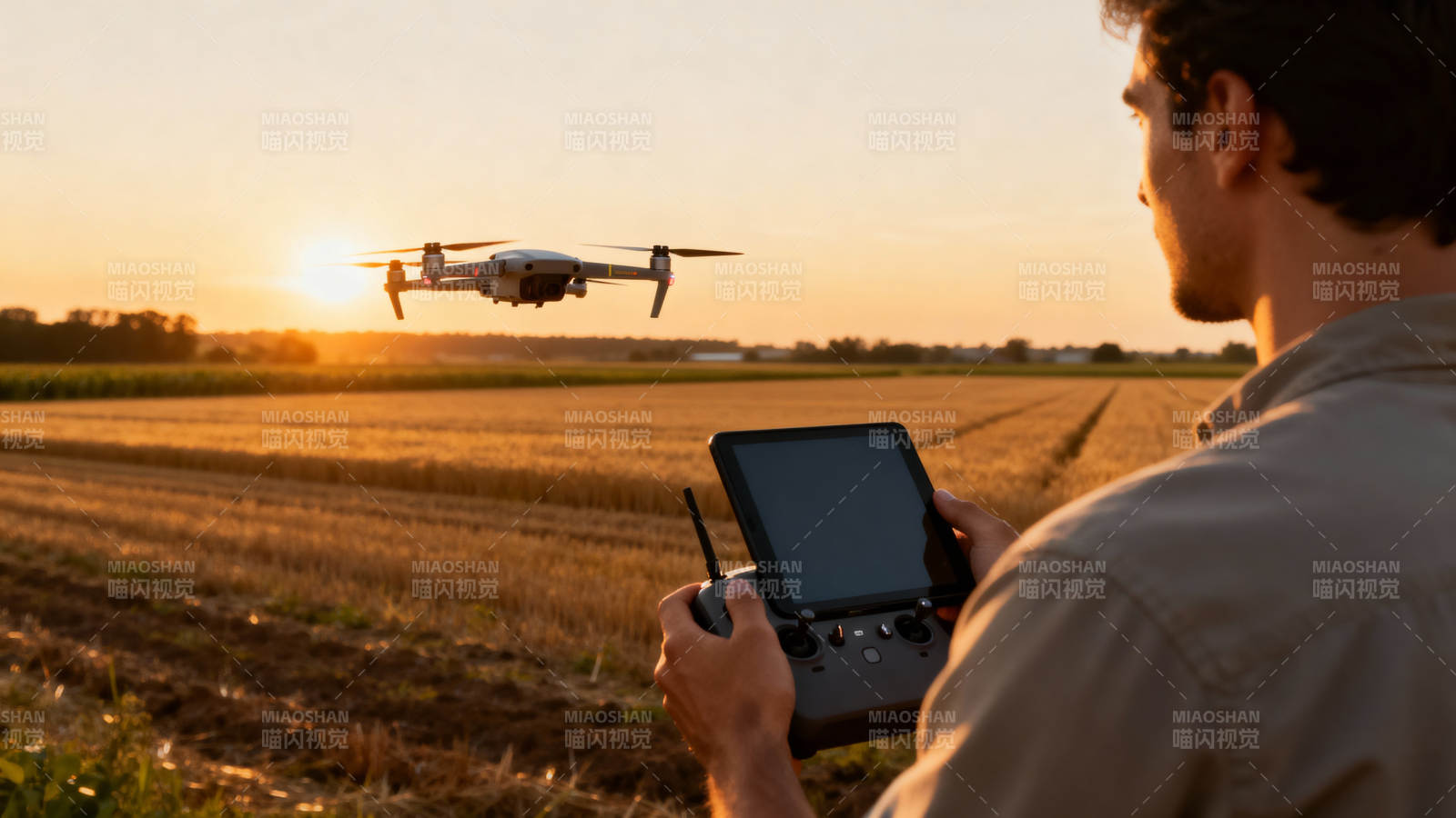 无人机田间作业图片