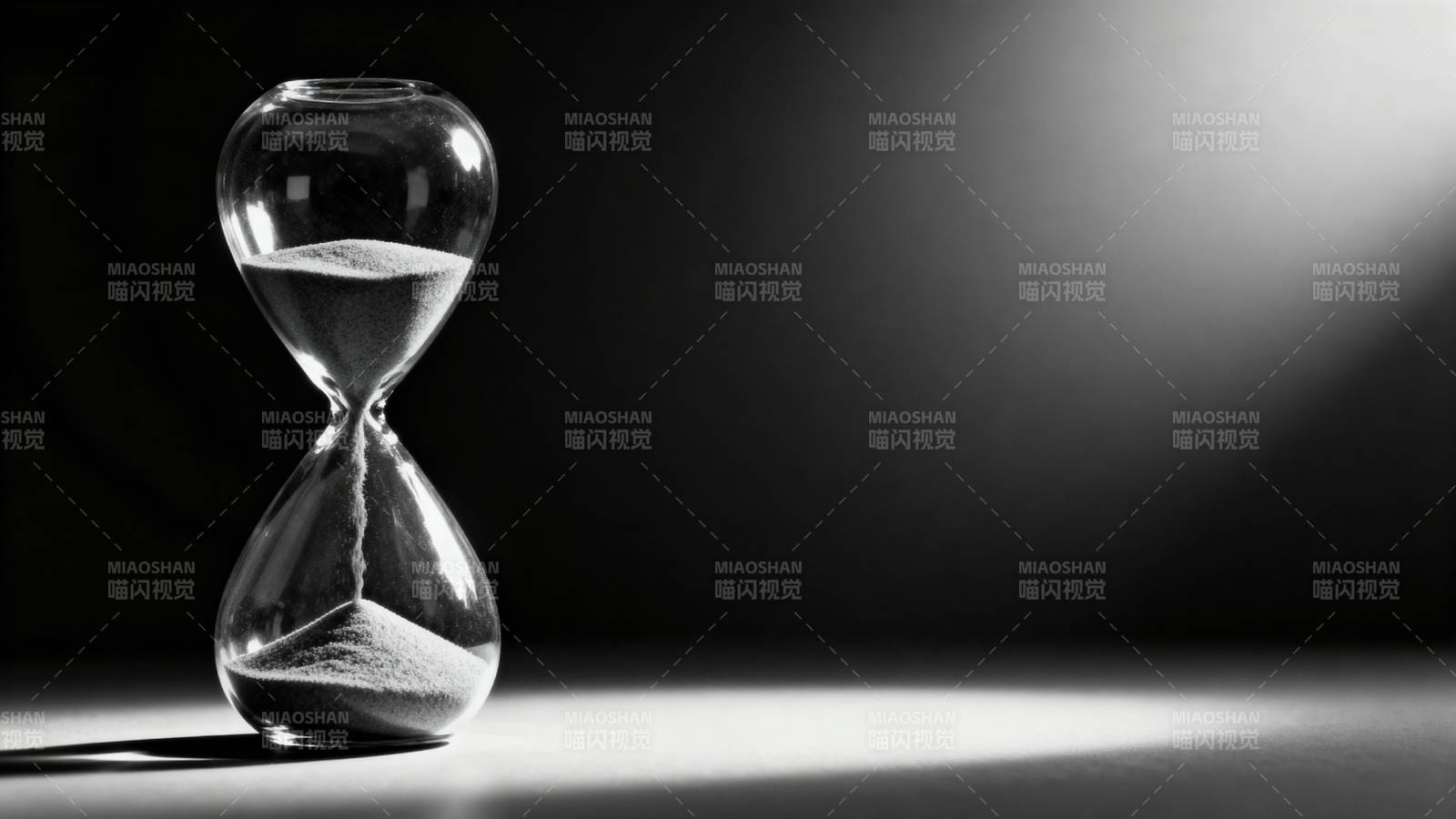 沙漏时光流逝图片