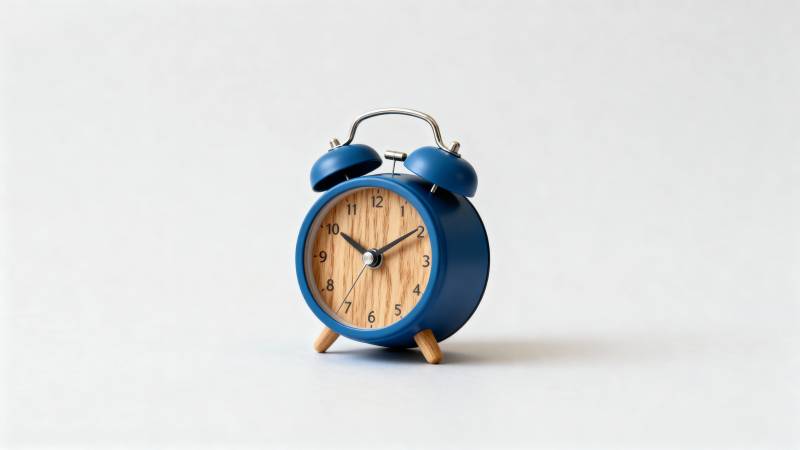 蓝色复古闹钟图片