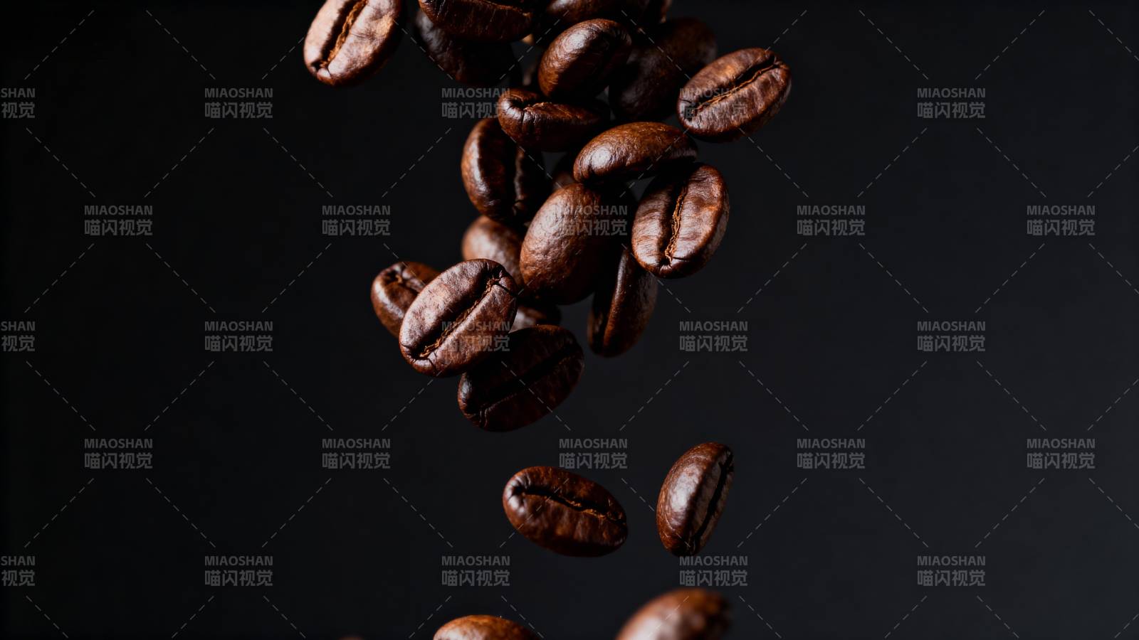 咖啡豆飞舞图片