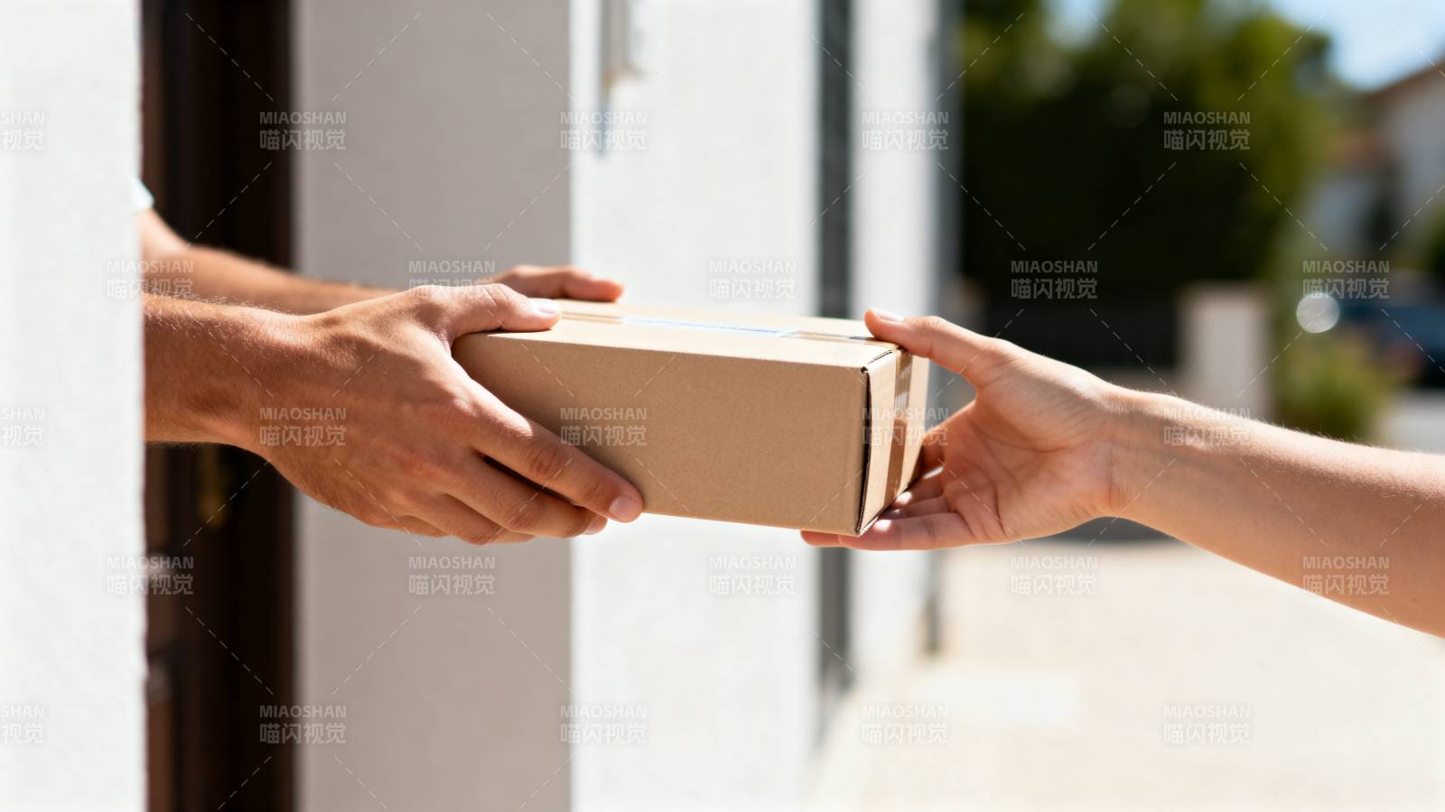 快递交接瞬间图片