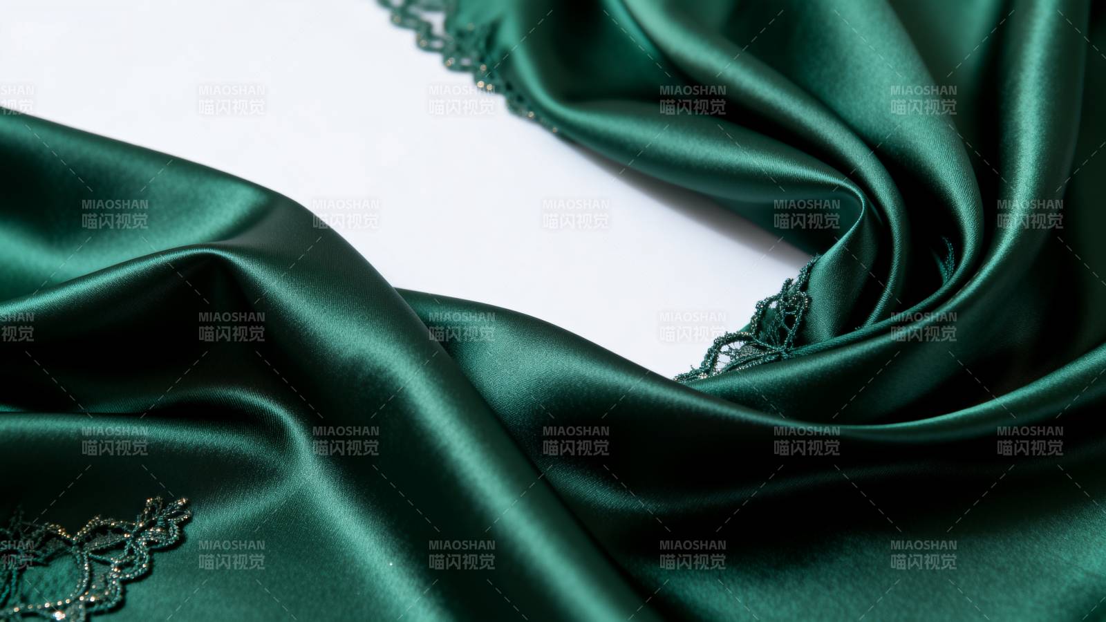 墨绿丝绒优雅褶皱图片