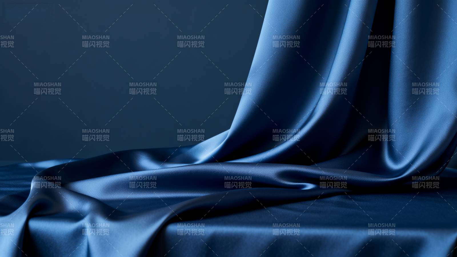 深蓝丝缎静谧之美图片