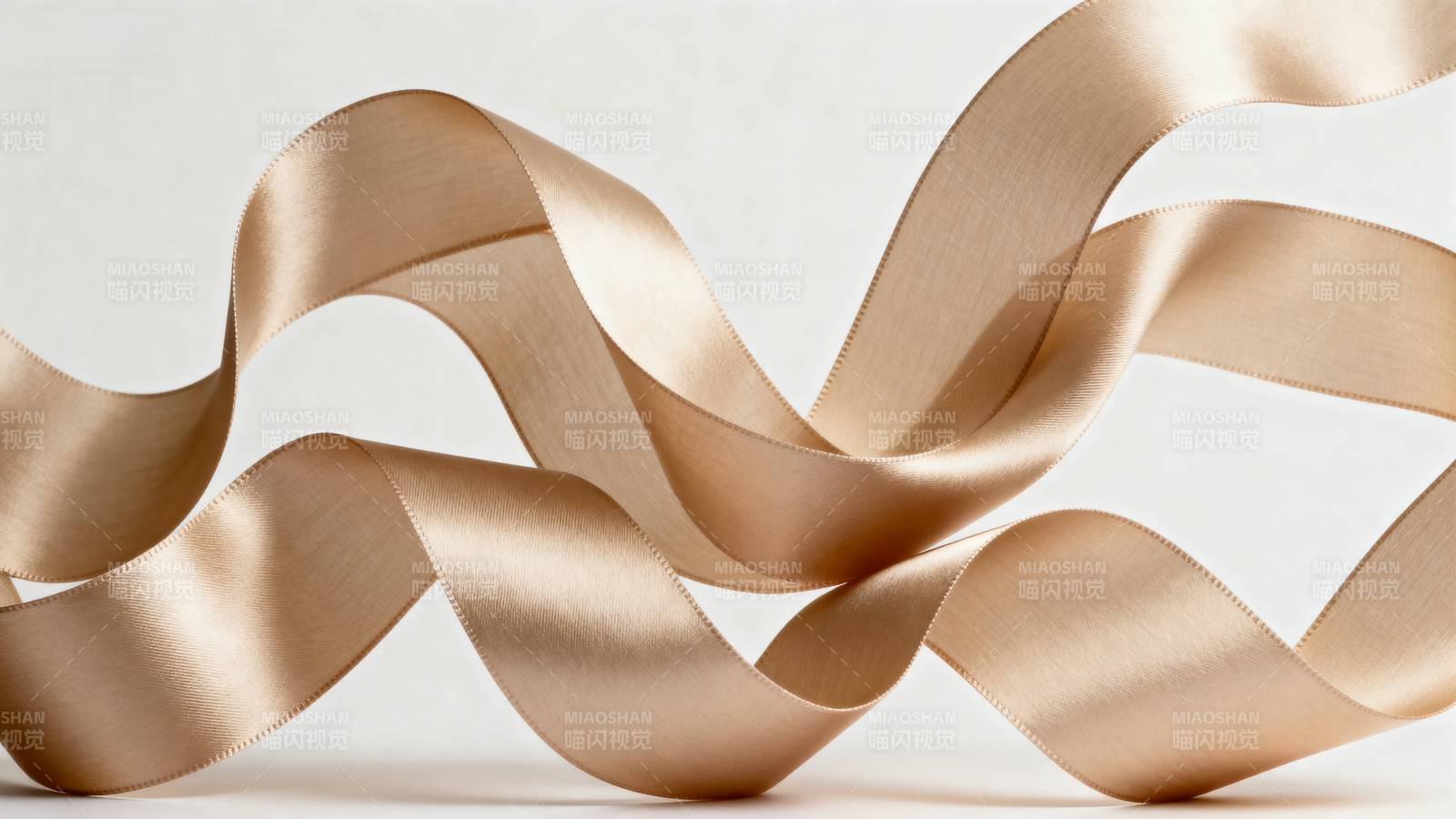 金色丝带优雅飘动图片