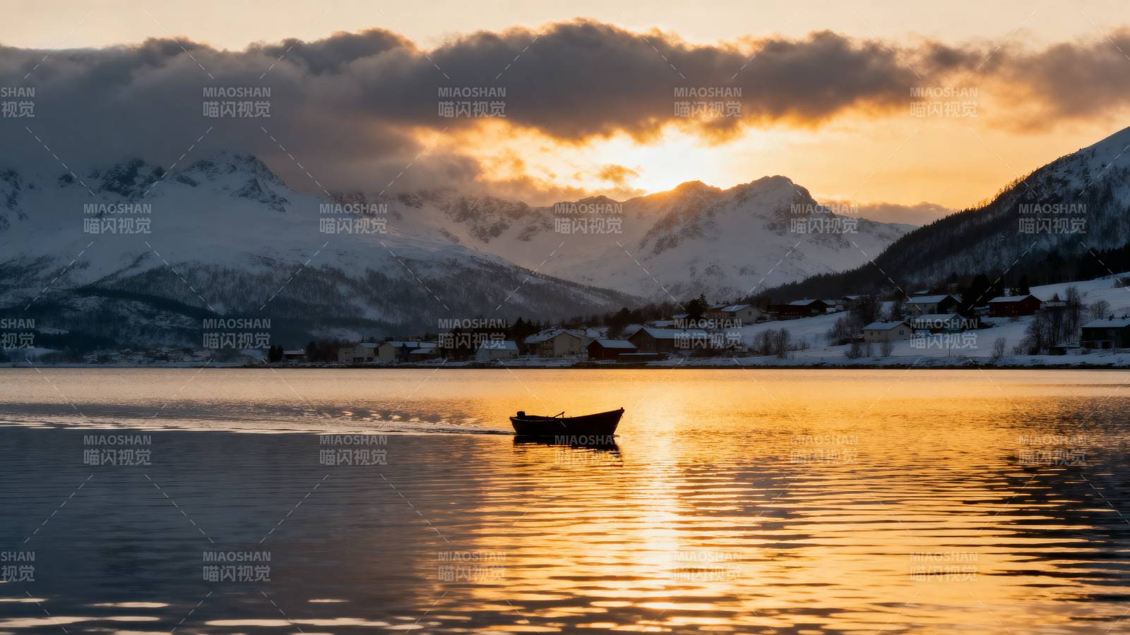 雪湖夕照孤舟图片