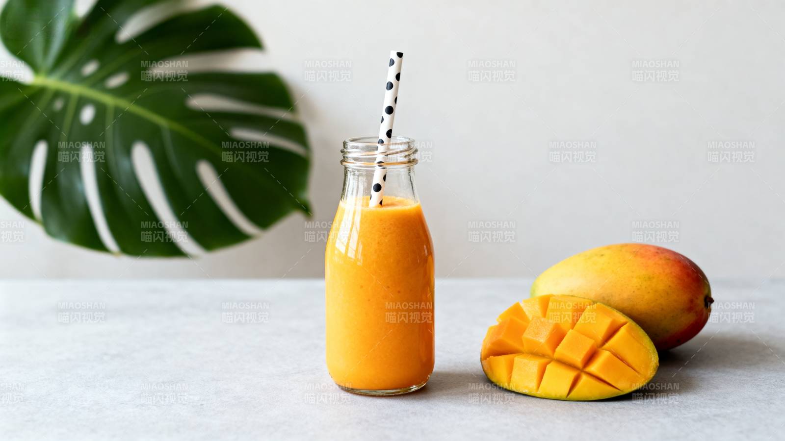芒果奶昔饮品图片