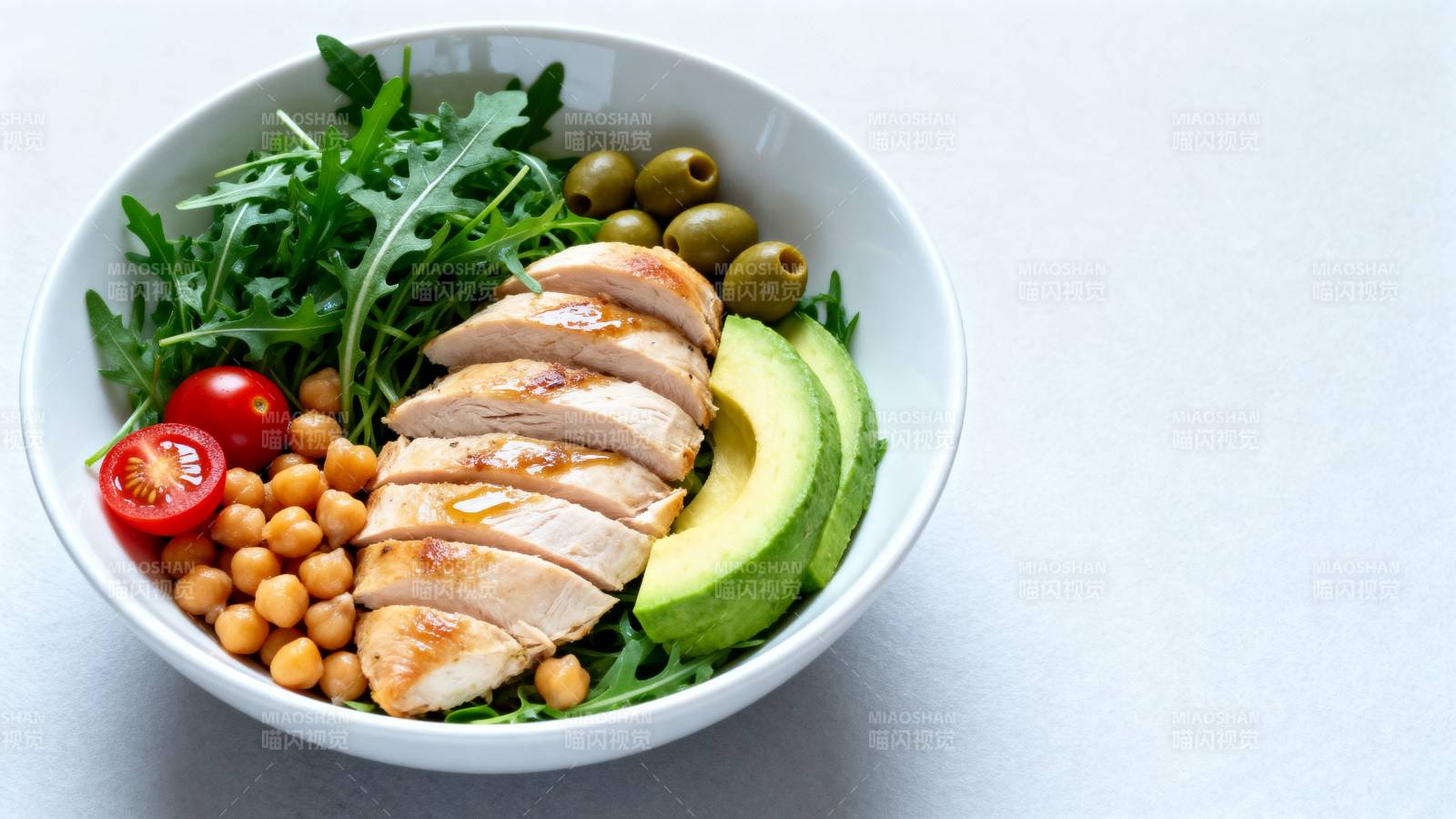 鸡肉沙拉配牛油果图片