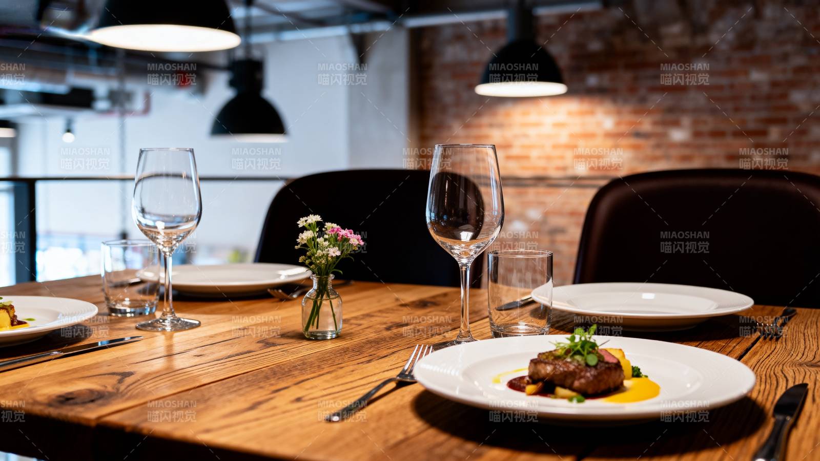 精致餐桌美食图片