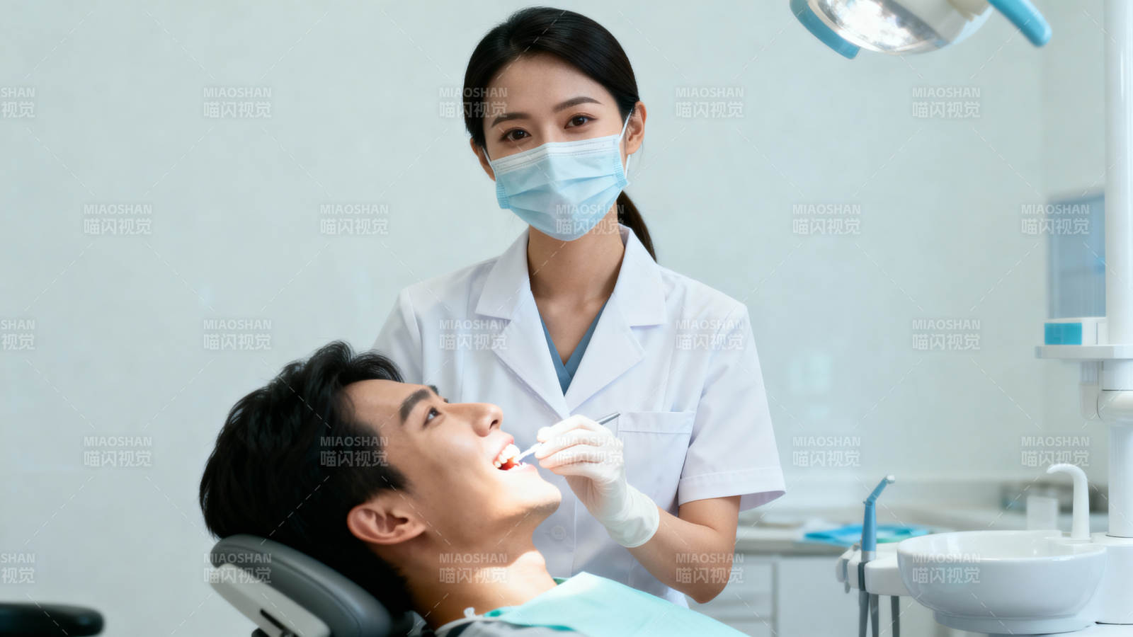 牙医诊疗患者图片