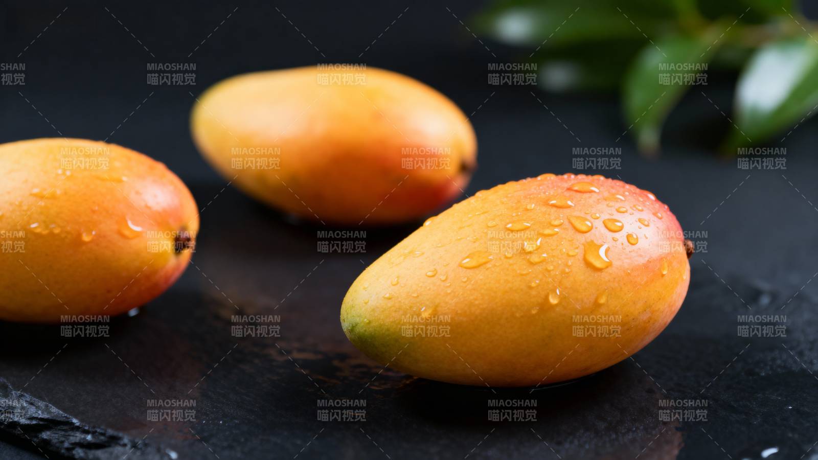 新鲜芒果特写图片