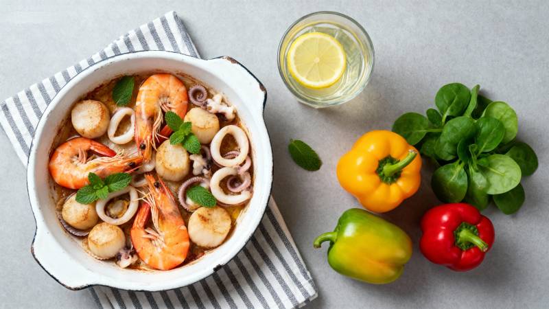 海鲜炖菜配彩椒图片